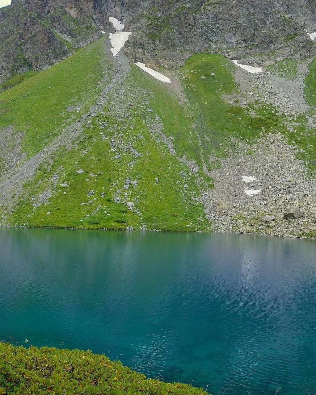 Семицветное озеро. Архыз